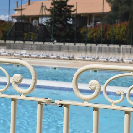 Look Industriel Pour 4 Personnes Avec Piscine A La Apartment La Londe-les-Maures